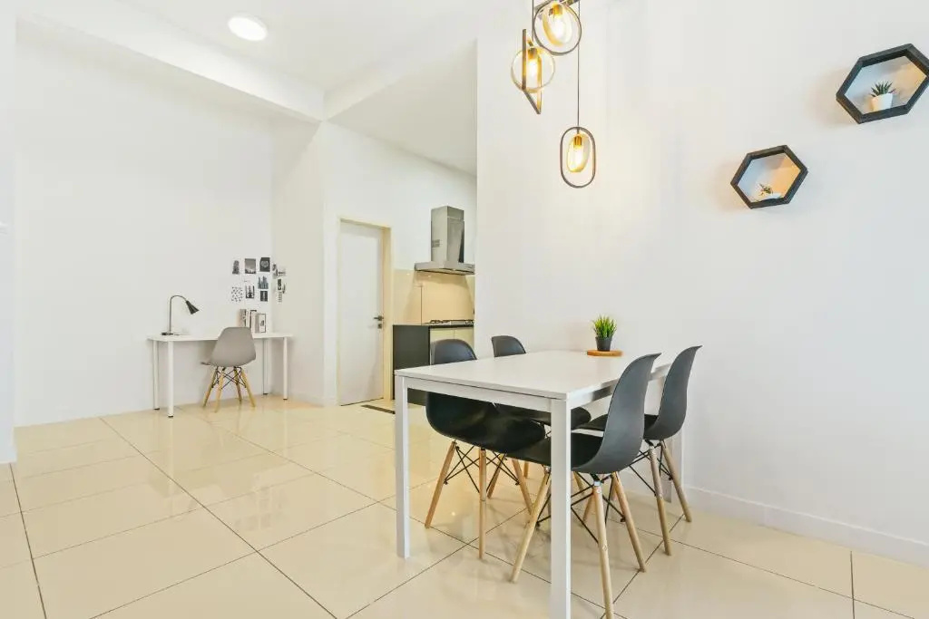 Puchong Skypod Residence, 1-5 pax with Balcony Unit, Walking Distance to IOI Mall, 10min Drive to Sunway