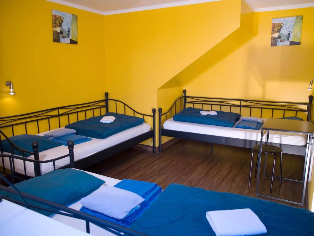 Do Step Inn Home - Hotel & Hostel