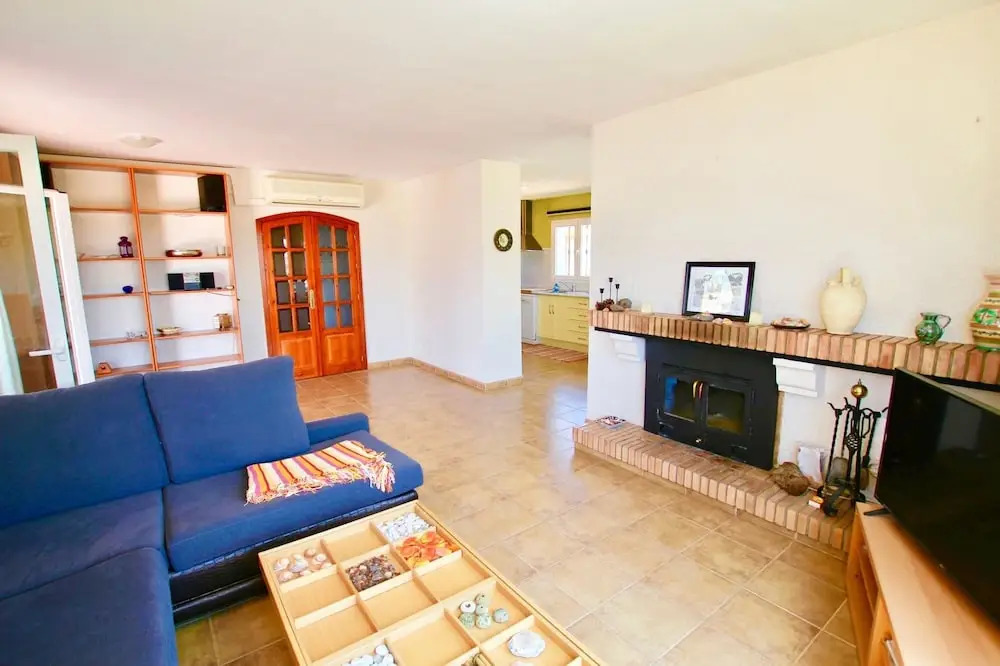 4BR Villa Milana, Private Pool, Sea Views. Wifi, 3 Mins Drive to the Beach