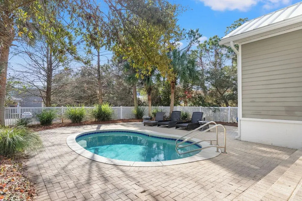 Sugar Sand Retreat 3-bed, 2-bath Beach Getaway With Private Pool, Sleeps 8!