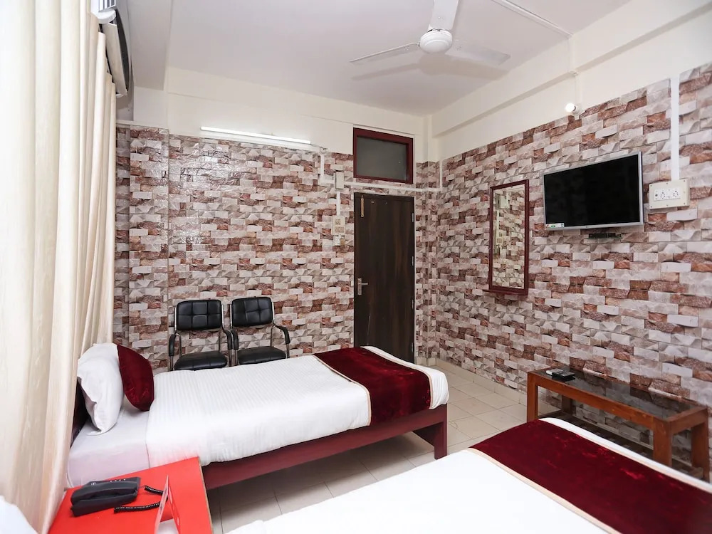 OYO 9562 Hotel Upasana Palace