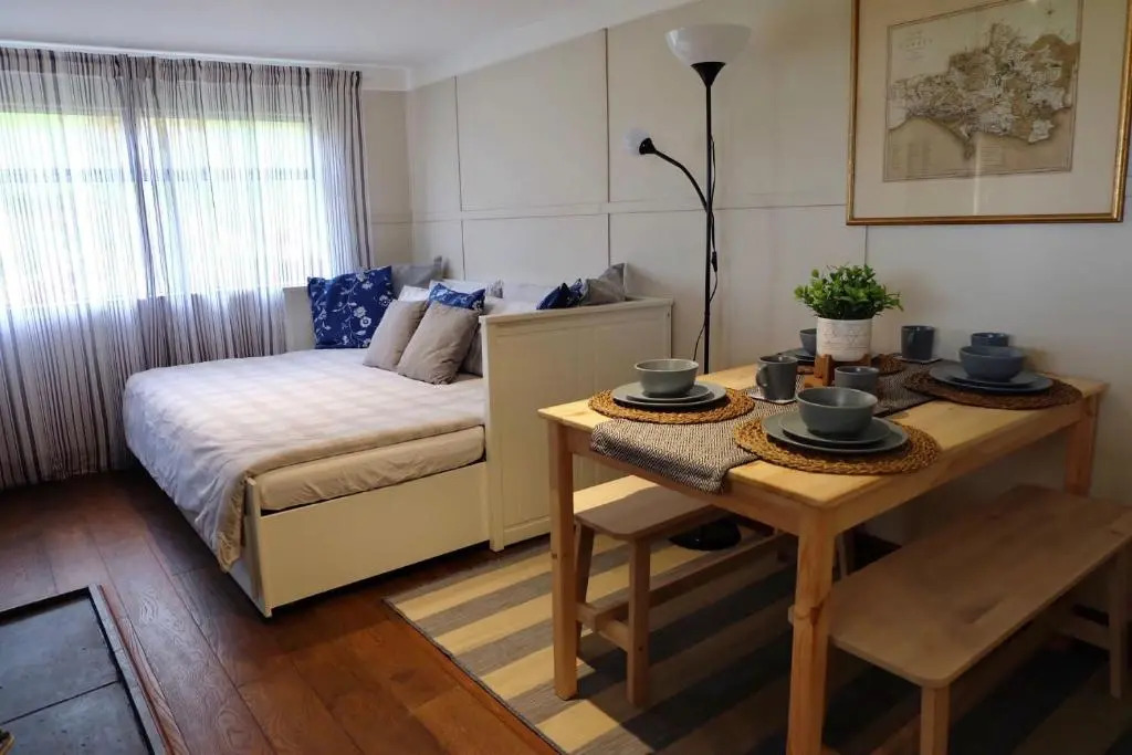 1 Bed Cabin - Sleeps 2 - 15 Mins From Lyme Regis