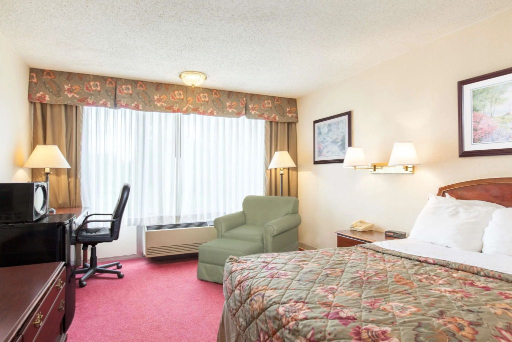 Days Inn Conference Center - Bridgewater