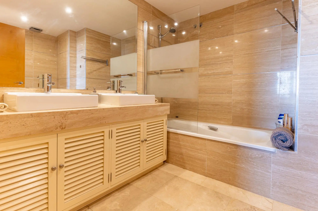 7508 - Wonderful apartment with great views