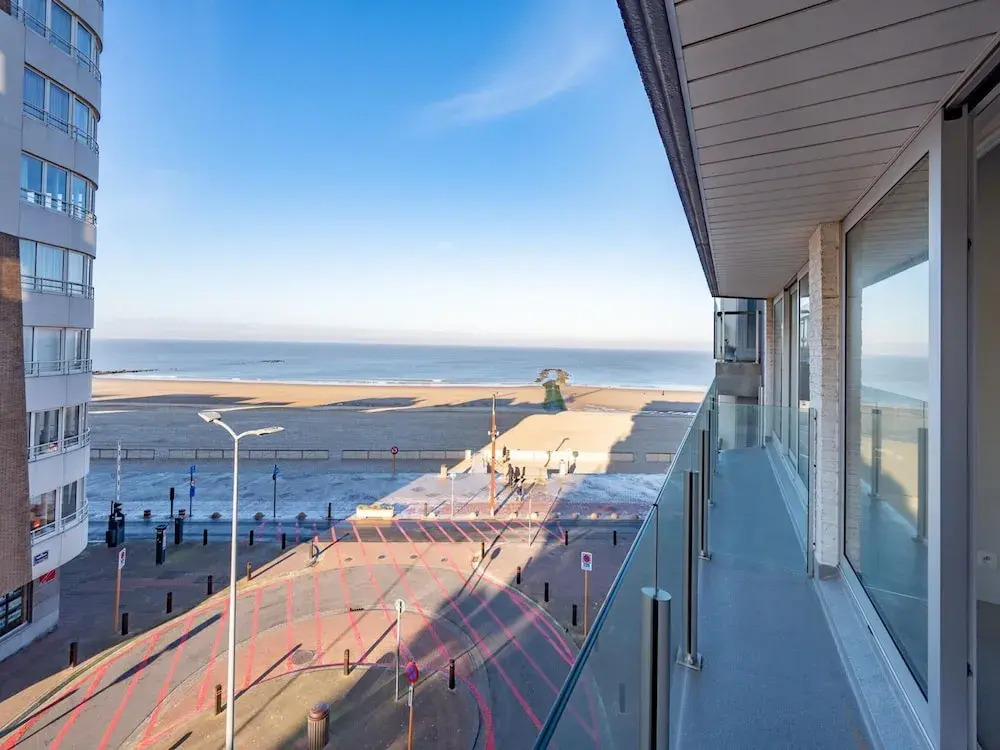 Apartment by the Beach With Stunning Sea View