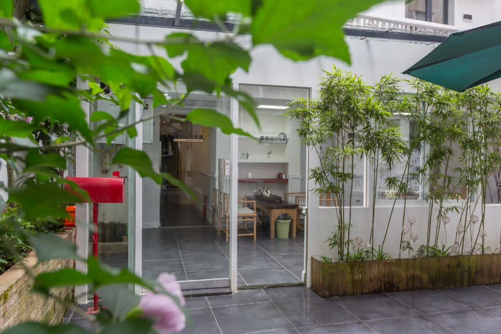 Guilin Flowers Inn