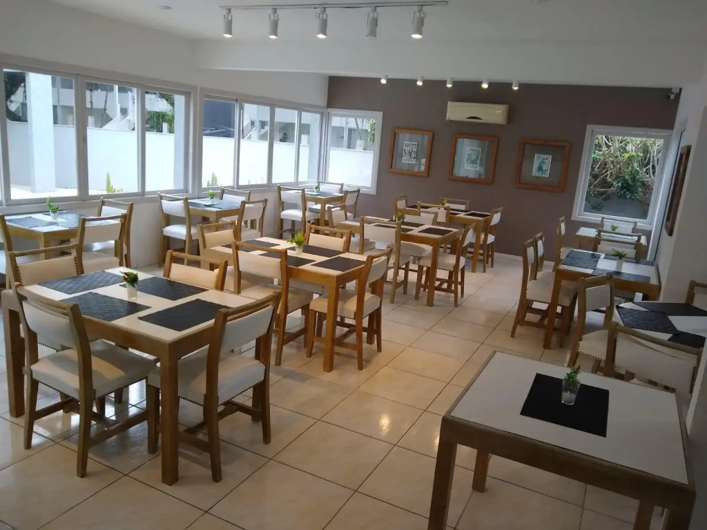 Caravaggio Praia Hotel