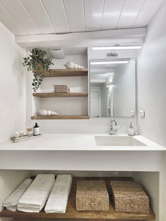 TOP SUITES