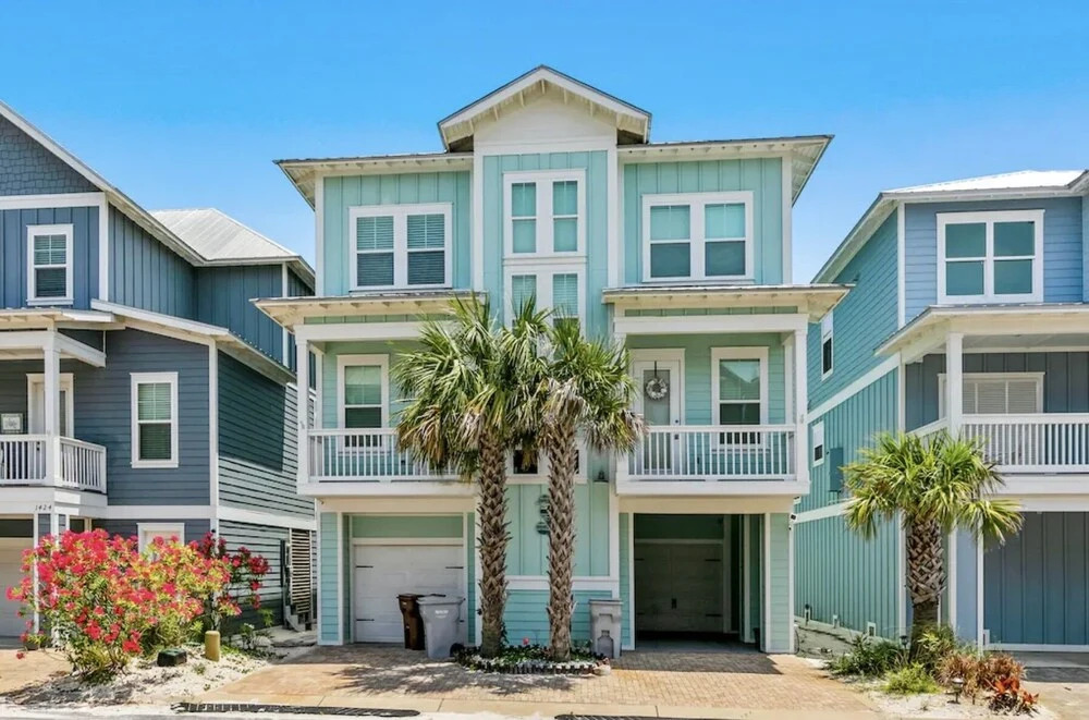 Casa Bella 5 Bedroom Home by RedAwning