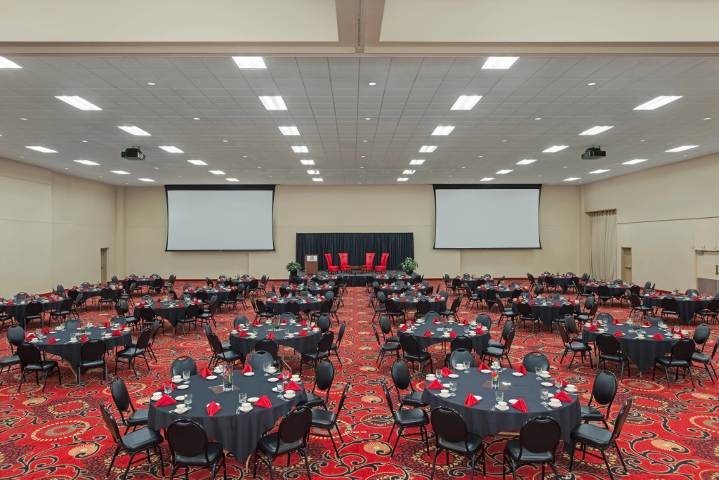 Holiday Inn Des Moines-Airport Conf Center by IHG