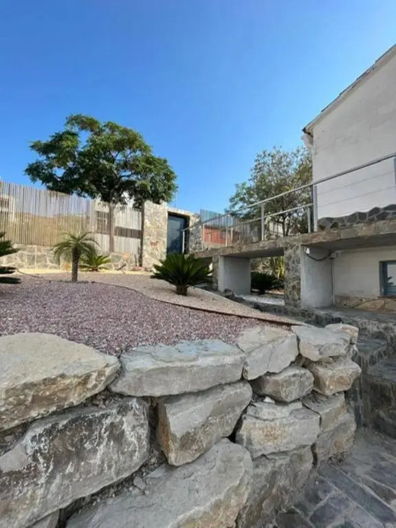 Paradise Silvia, Detached villa with private pool near Sitges