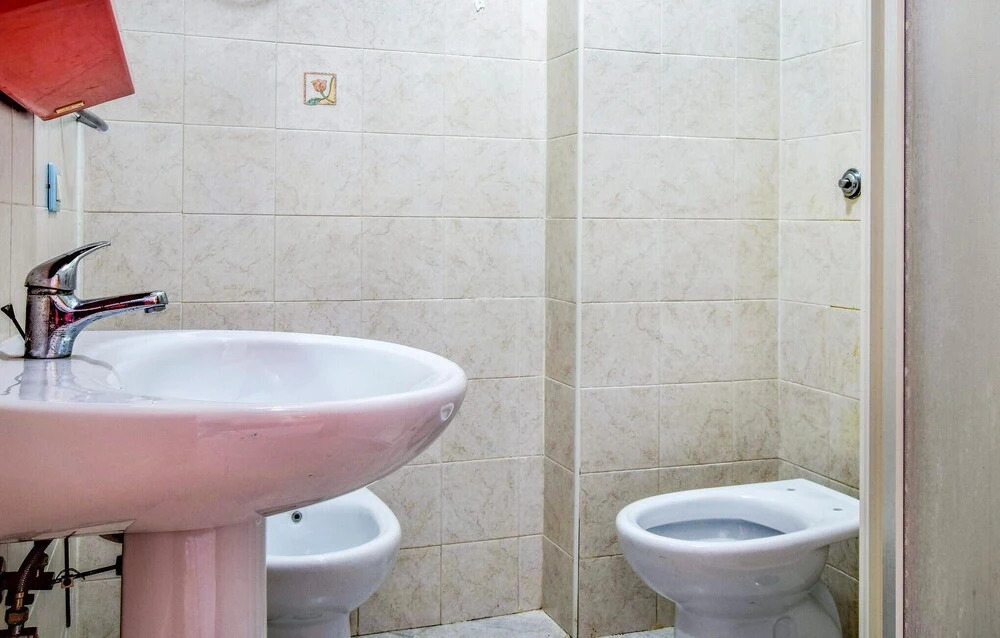 Beautiful Apartment in Stalettì With 1 Bedrooms