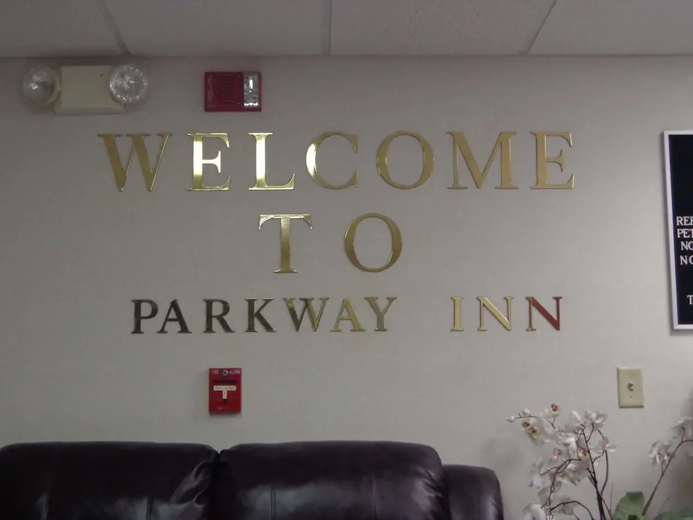 Campton Parkway Inn