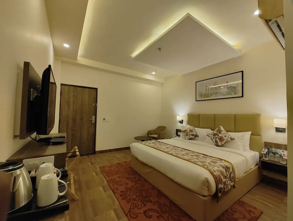 Regenta Inn Greater Noida, 15 Mins to India Expo Mart