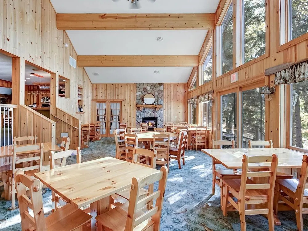 Lost Lake Lodge