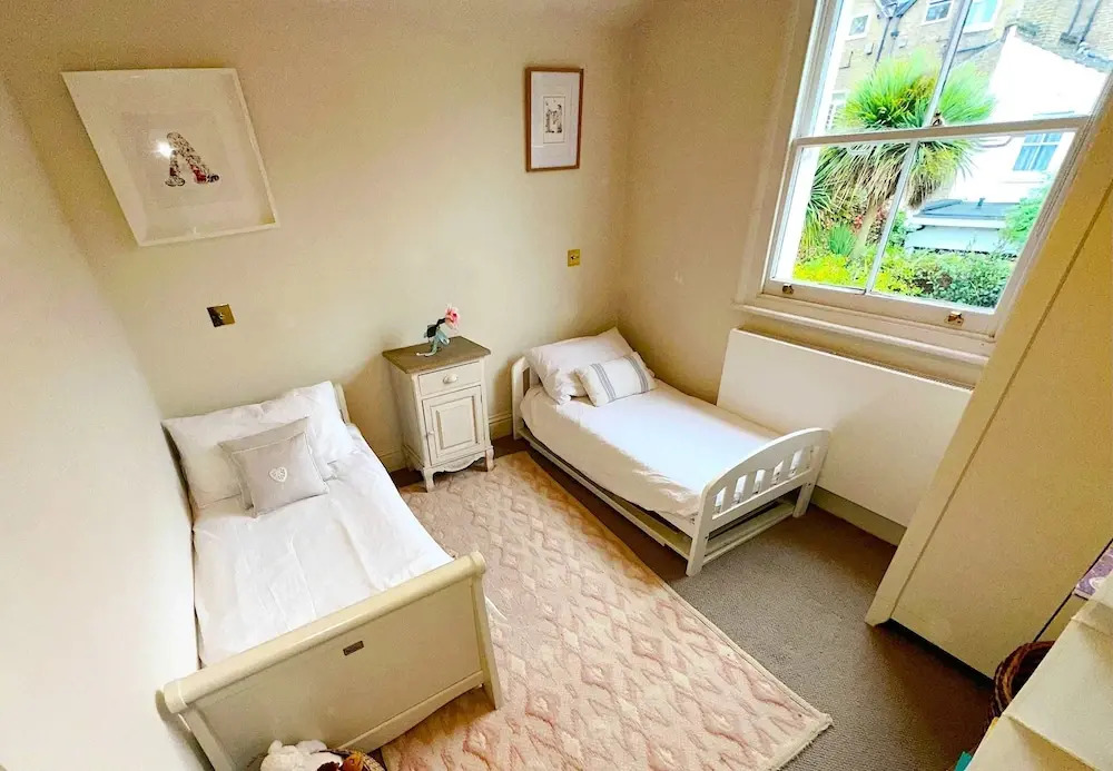 Beautiful Family House With Garden in Queen s Park
