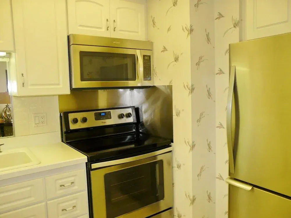 Cozy Beachfront Condo With Pool and Tennis Courts