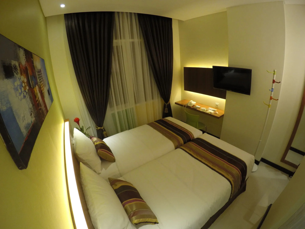 Biz Boulevard Hotel