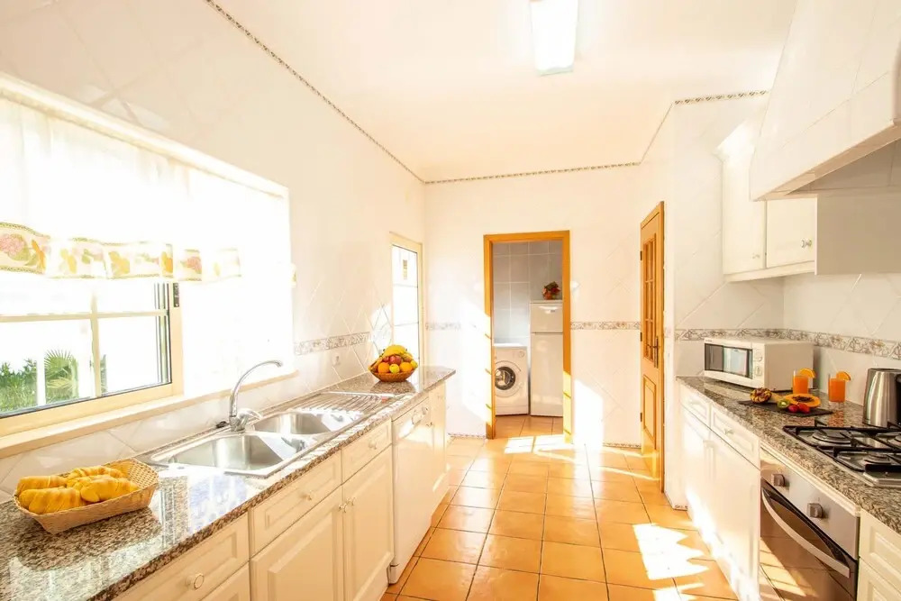 Villa Boracay - com Piscina Aquecível e Praia a Pé em Albufeira