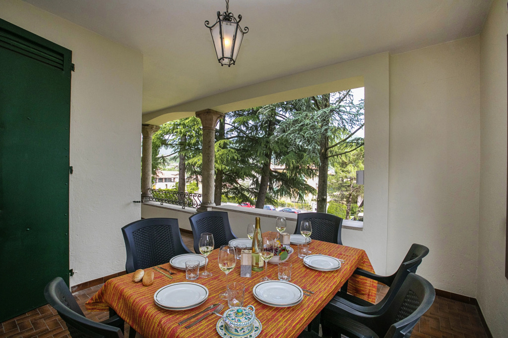 Villa Alberti 900m from Garda lake with Garden