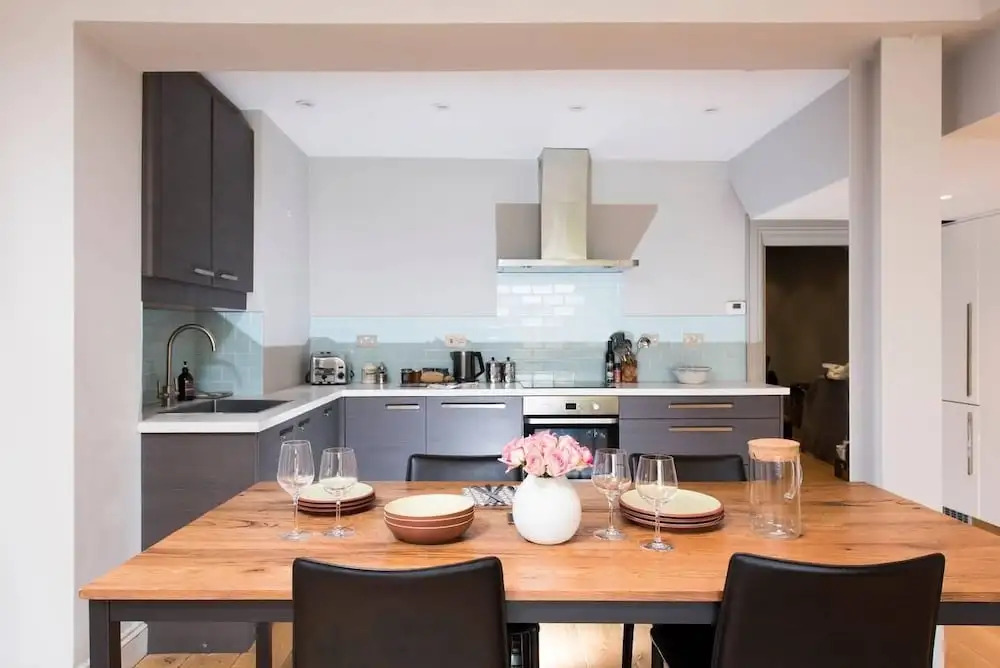 Stylish 1BR Garden Flat next to Emirates Stadium