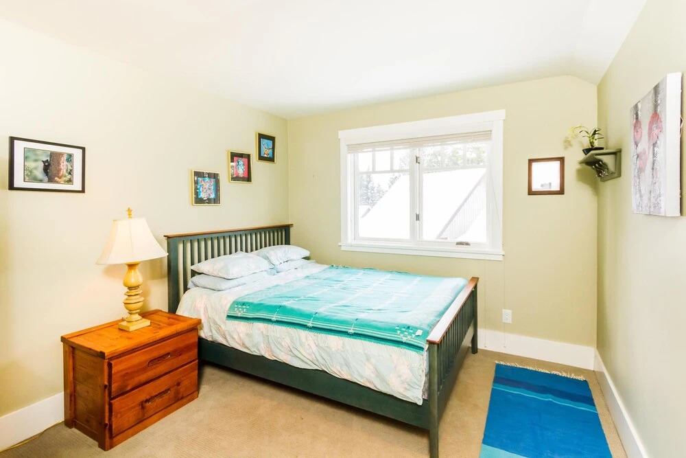 Spacious Town Home with Private Hot Tub