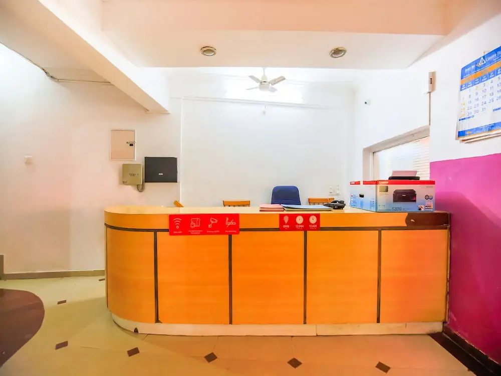 OYO 23068 Hotel Kamal Palace