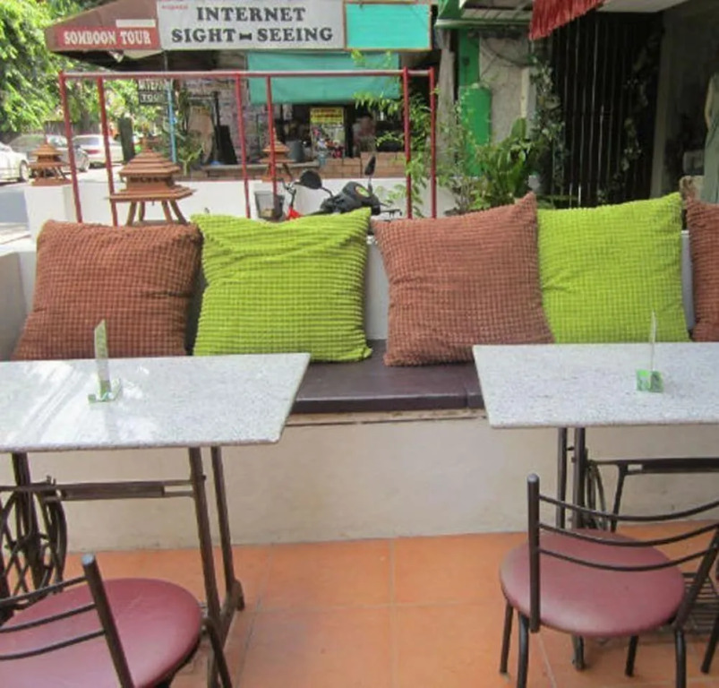 Siam Tulip Guesthouse & Restaurant