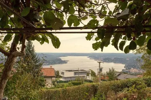 3 bed villa in the Italian Lakes with lake views