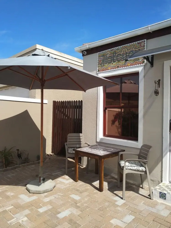 Luxury BB Double Bedroom With Private Entrance and Bathroom in Capetown