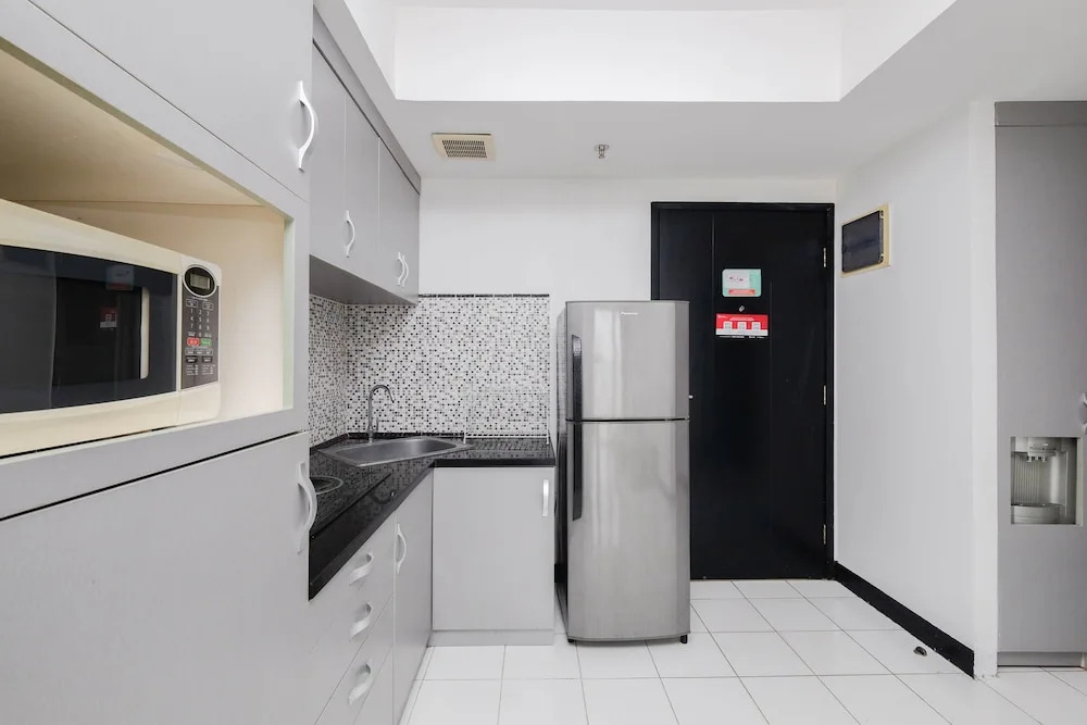 Nice And Elegant 1Br At The Wave Kuningan Apartment