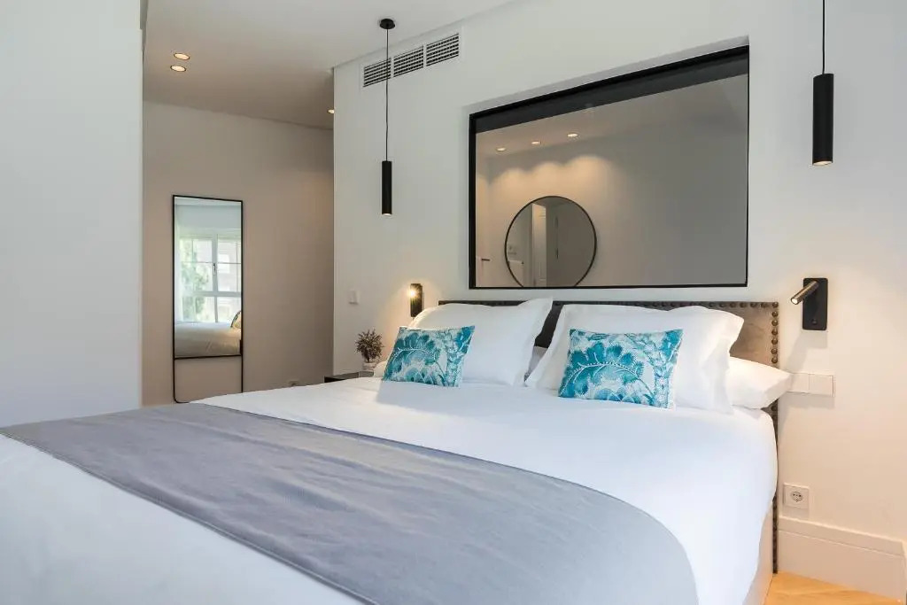 Feelathome Waldorf Suites Apartments