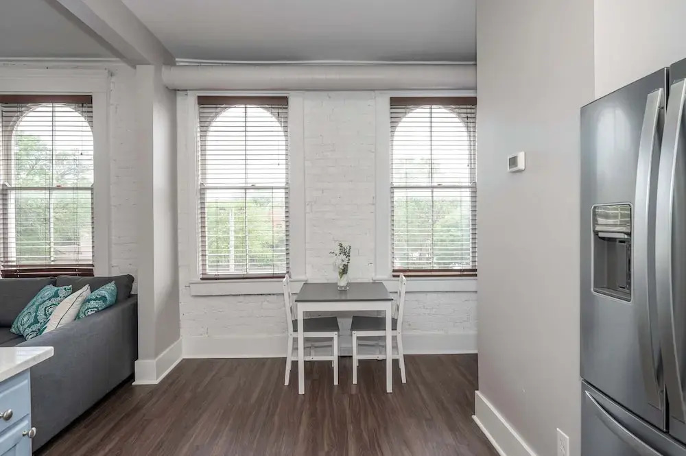 Heart of Mainstrasse Apt 4