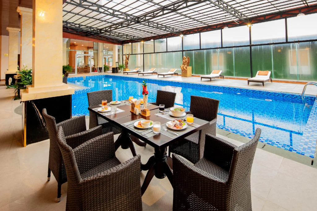Ladalat Hotel