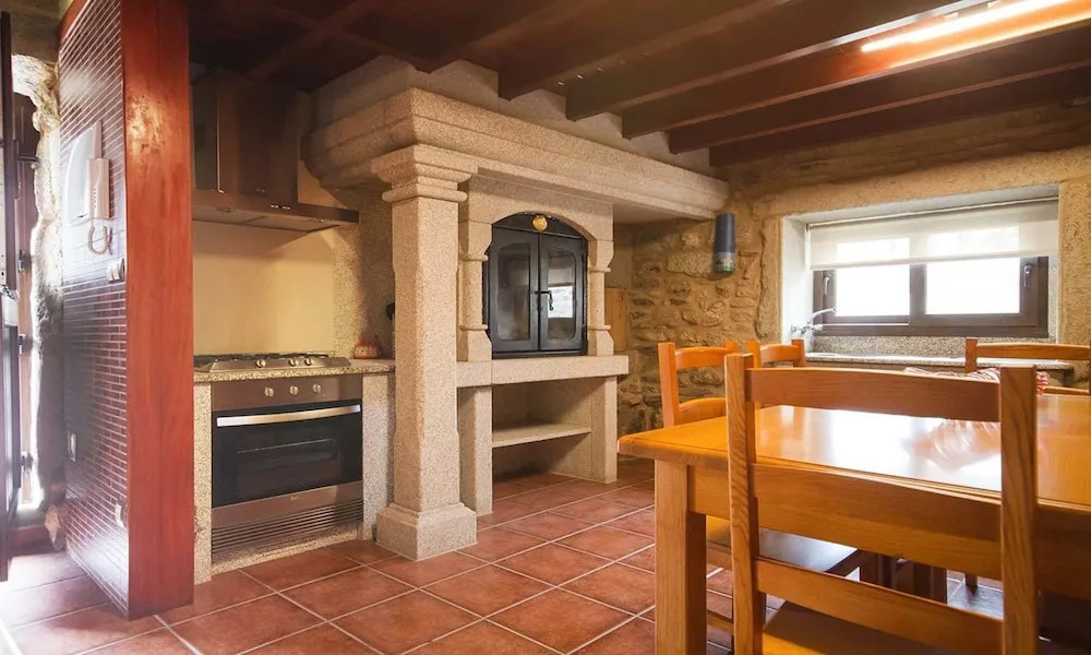 104490 -  House in Cee