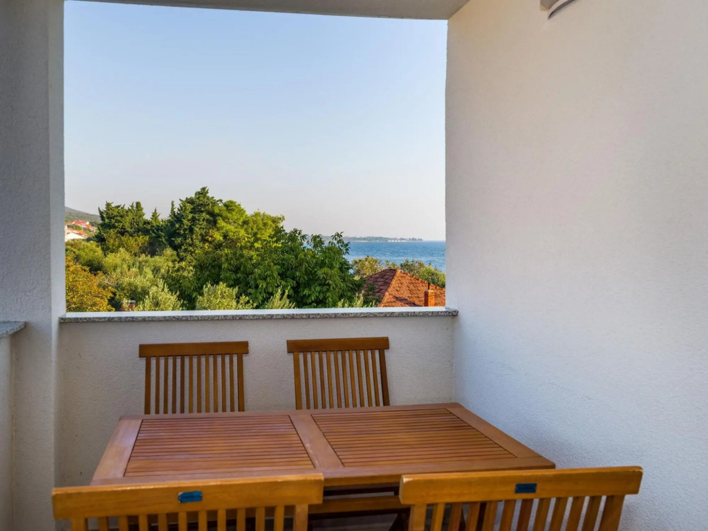 Apartment With Direct Sand Beach Access