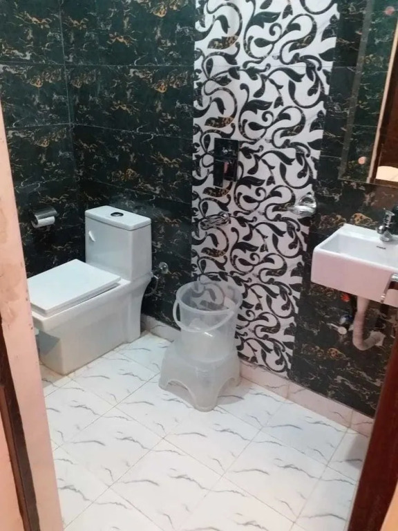 Airport Hotel Royal Inn