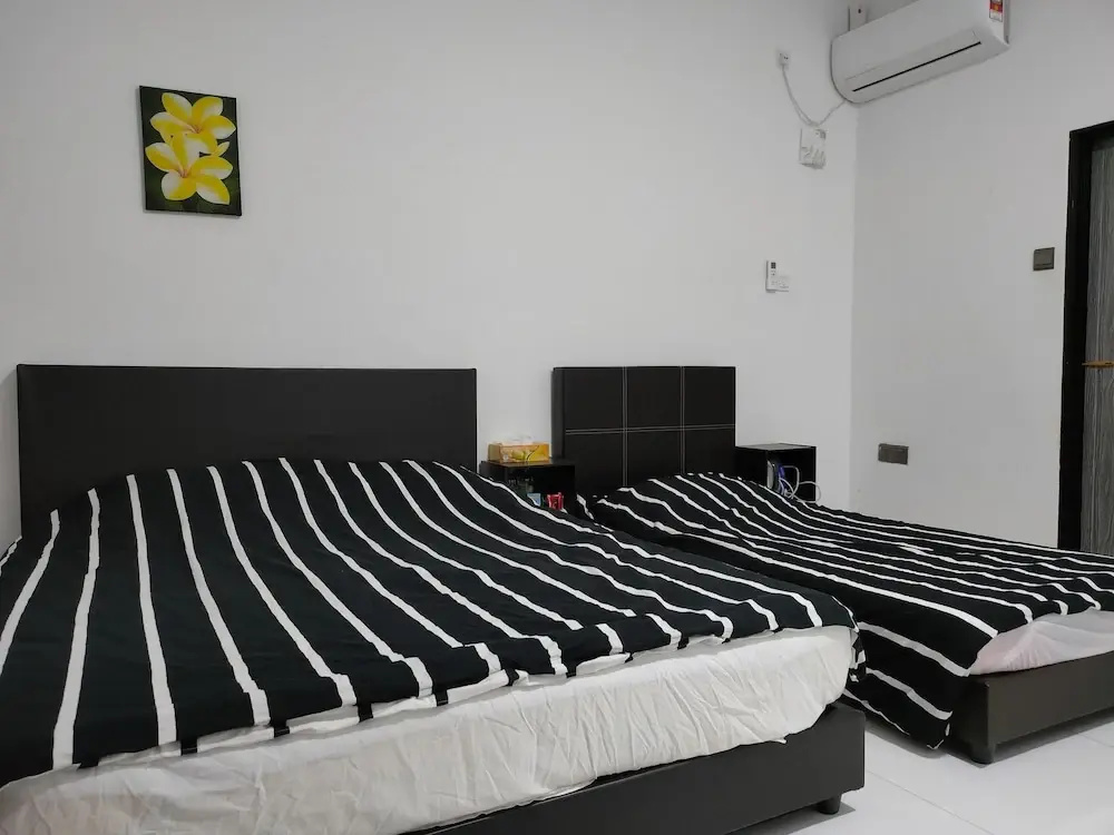 Aleesa Roomstay & Hotel