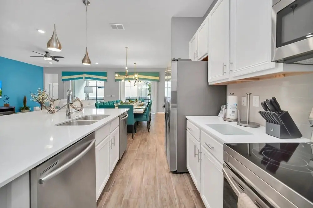 12br Mansion - Sleeps 26 - Family Resort w Private Pool Hot Tub and Games