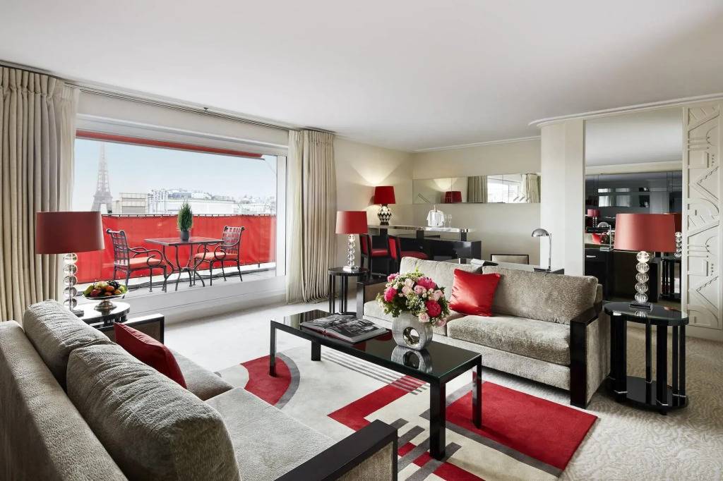 Отель Plaza Athenee
