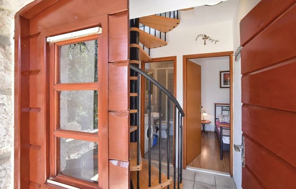 Awesome Home in Zarace With Wifi and 1 Bedrooms