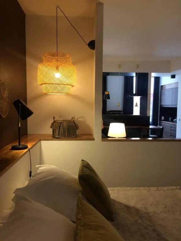 La Suite 48