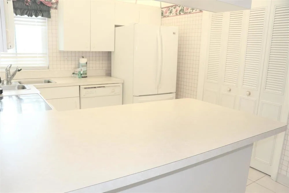 Jamaica Royale T22 - 2 Br Condo