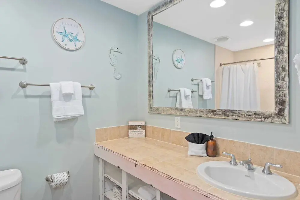 Miramar Beach Studio w/ Pool, Tennis & Walk to Beach Luau Eastern Sky