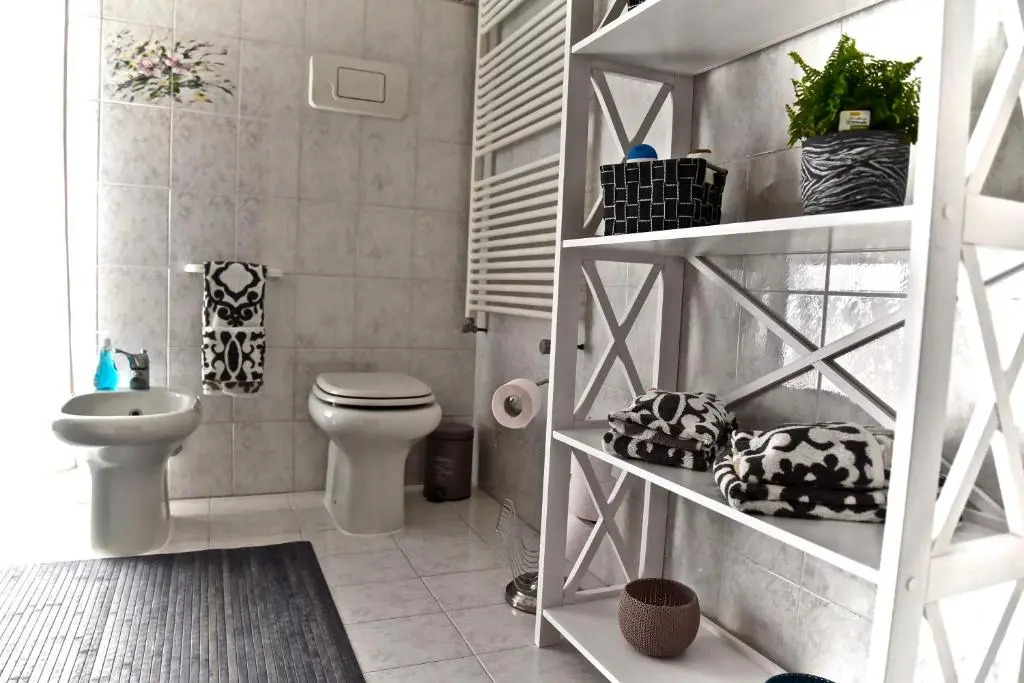 Modern- family apartment halfway between Milano and Como