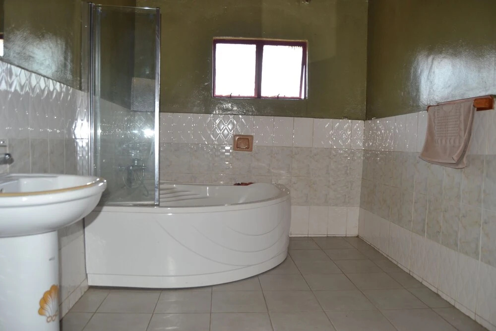 Pentastar Kubu Hotel