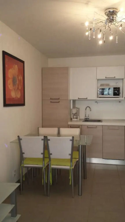 Modern deluxe two-bedroom apartment