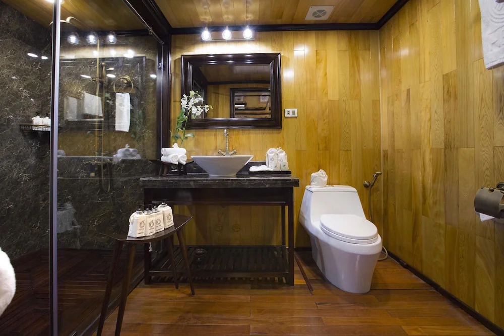 Heritage Cruises Binh Chuan Cat Ba Archipelago