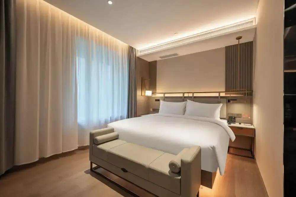 World Hotel (Jinan CBD Dingjiazhuang Subway Station)