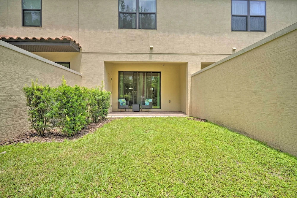 Near Golf & Shopping: Davenport Home w/ Yard